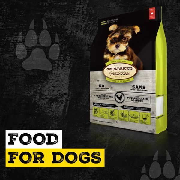 Сухий корм для цуценят малих порід Oven-Baked Tradition Puppy Small Breed з куркою &mdash; упаковка під кутом на темному фоні